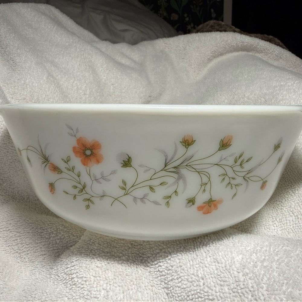 Vintage Pyrex Emily Spring Garden with lid